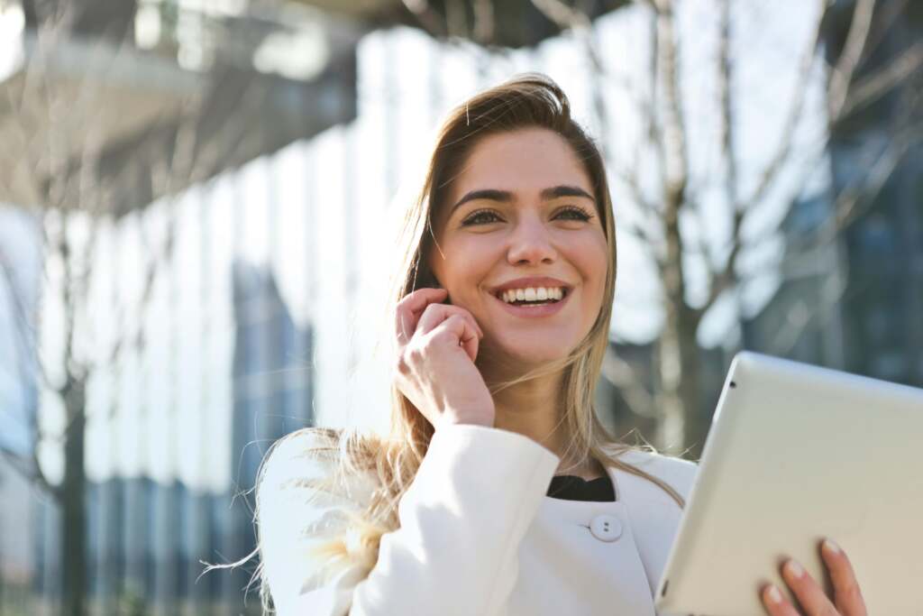 businesses woman speaking on phone